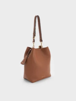 Alternative view of Túi đeo vai hình thang Beryl Bucket - Chocolate